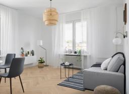 Desert Oak Herringone view 11